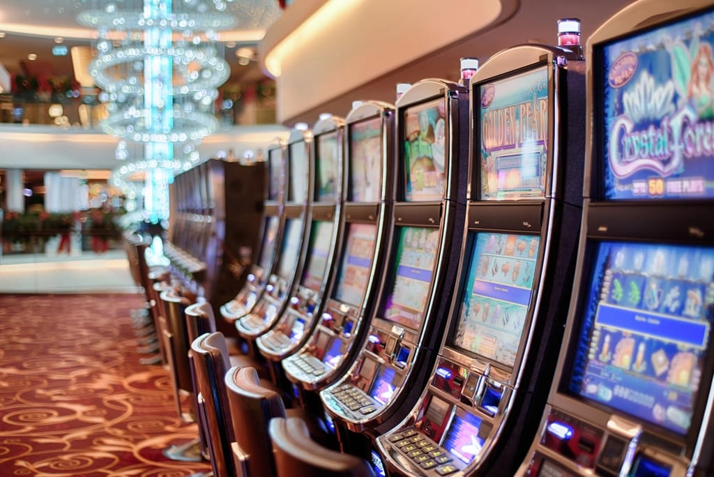 Low vs High Volatility Slots